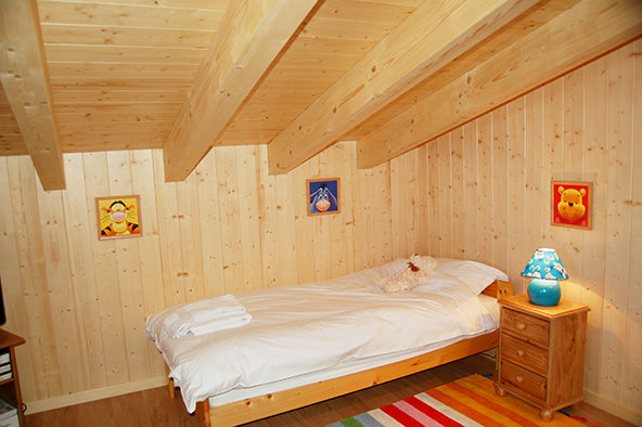 A cosy single room